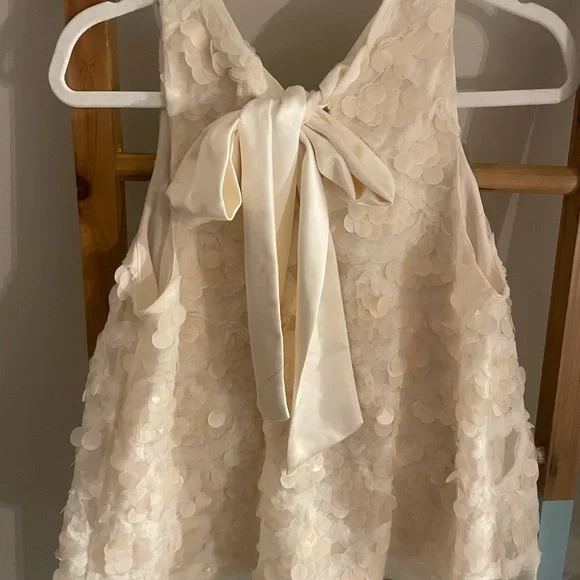 Anthropologie White Sparkle Medium Tank with Bow Tie in the back ! NWOT - Picture 2 of 4